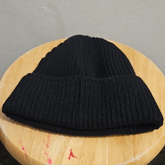 Celine Black Ribbed Beanie - Picture 4 of 6